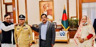 পুলিশ প্রধান হিসেবে দায়িত্ব নিলেন বেনজীর আহমেদ
