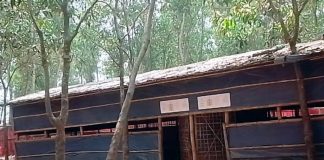 রোহিঙ্গা ক্যাম্পে বেসরকারি স্কুল বন্ধ করে দিয়েছে বাংলাদেশ
