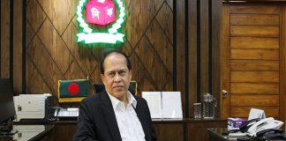 ইভিএমে ভোটগ্রহণে ধীরগতি নিয়ে উদ্বিগ্ন ইসি