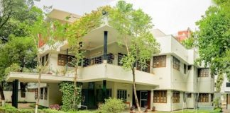 ১৫ আগস্ট ভোর রাতে ধানমন্ডি ৩২ নম্বরের বাড়িটি যেভাবে আক্রান্ত হয়