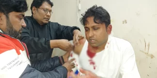 অফিসকক্ষে সাব-রেজিস্ট্রারের ওপর হামলা, অভিযোগ ইউএনওর বিরুদ্ধে, প্রতিবাদে সারাদেশে কর্মবিরতি